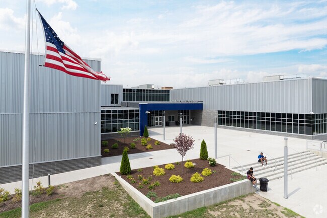 Albany High School is the main senior school for grades 9-12.