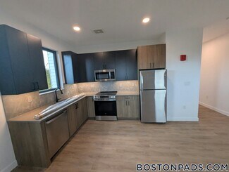 199 Gardner St Unit 413, Boston, MA 02132