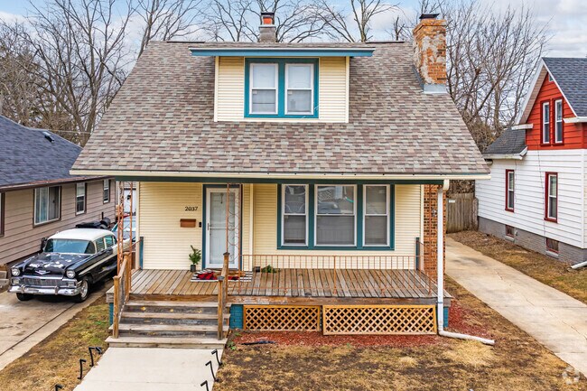 Neighbors in Racine's 13th Ward love a bungalow.