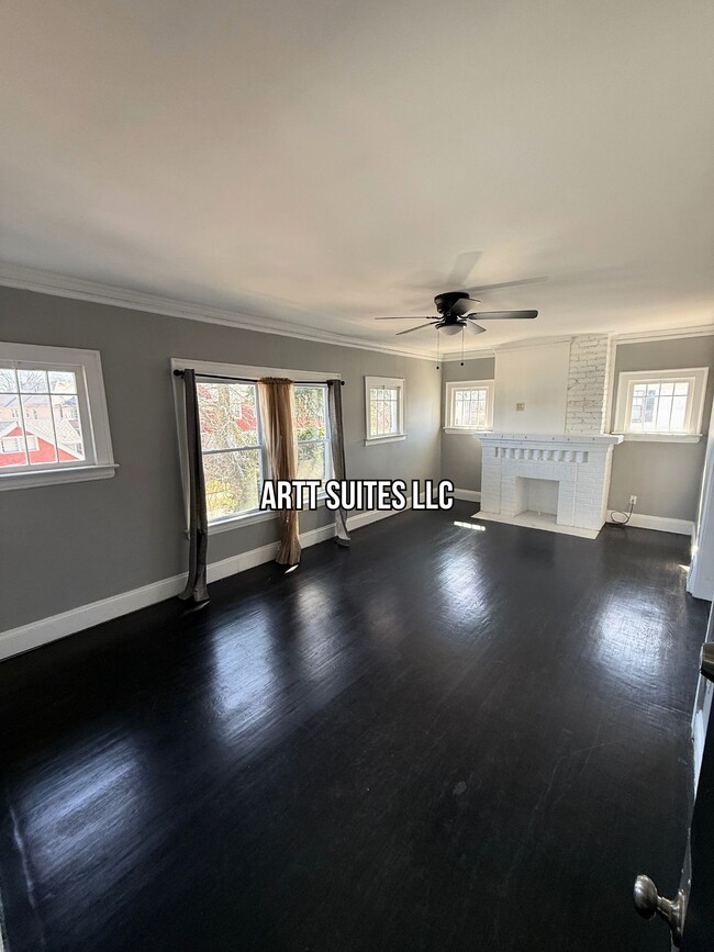 15987 Nelamere Rd Unit 2, East Cleveland, OH 44112