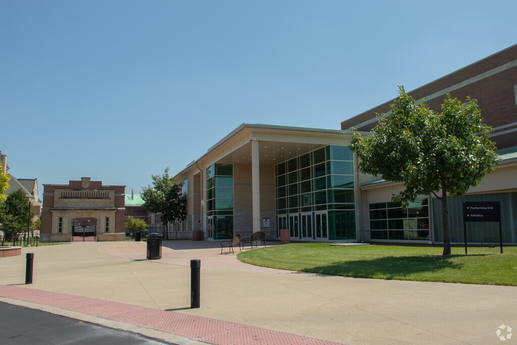 Elyria High School provides education to teens in the neighborhood of 
Ely Square