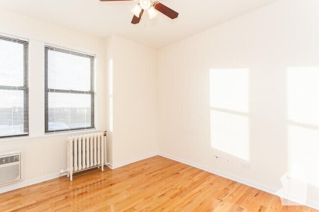 Uptown Regency - 5050 N Sheridan Rd, Chicago, IL 60640 - photo 3