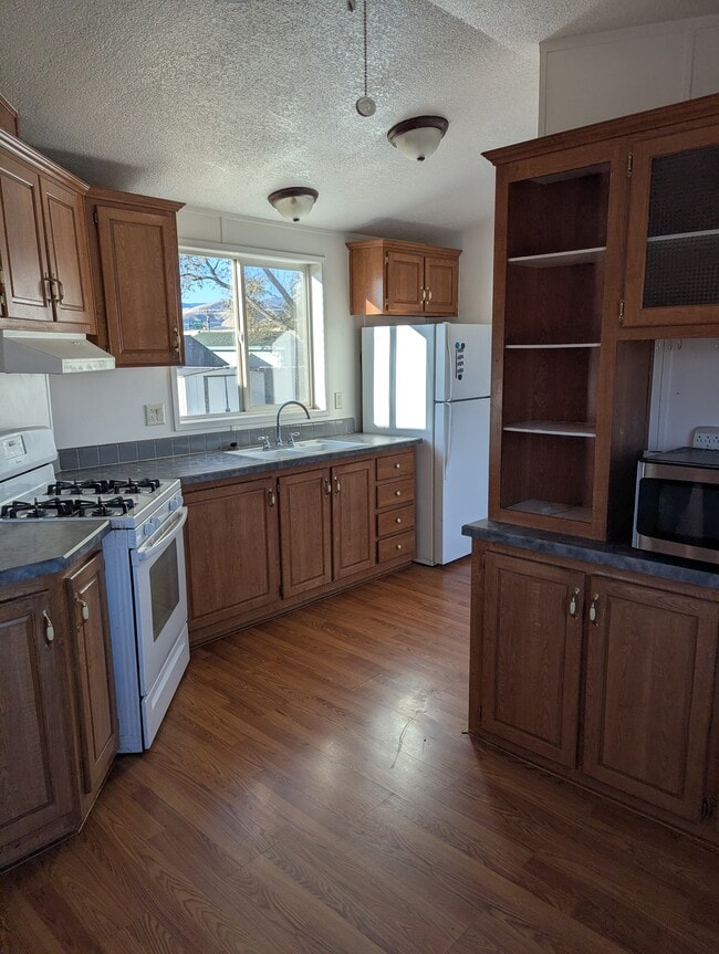 2390 Poole Way, Carson City, NV 89706 - photo 2