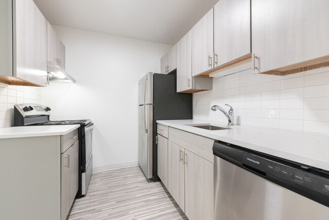 Edge at Novi - Novi, MI, Novi, MI 48375 - photo 3