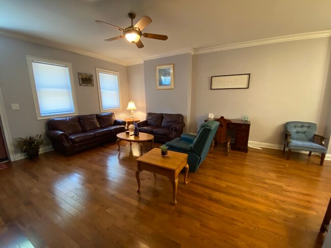 907 E Carson St, Pittsburgh, PA 15203 - photo 4