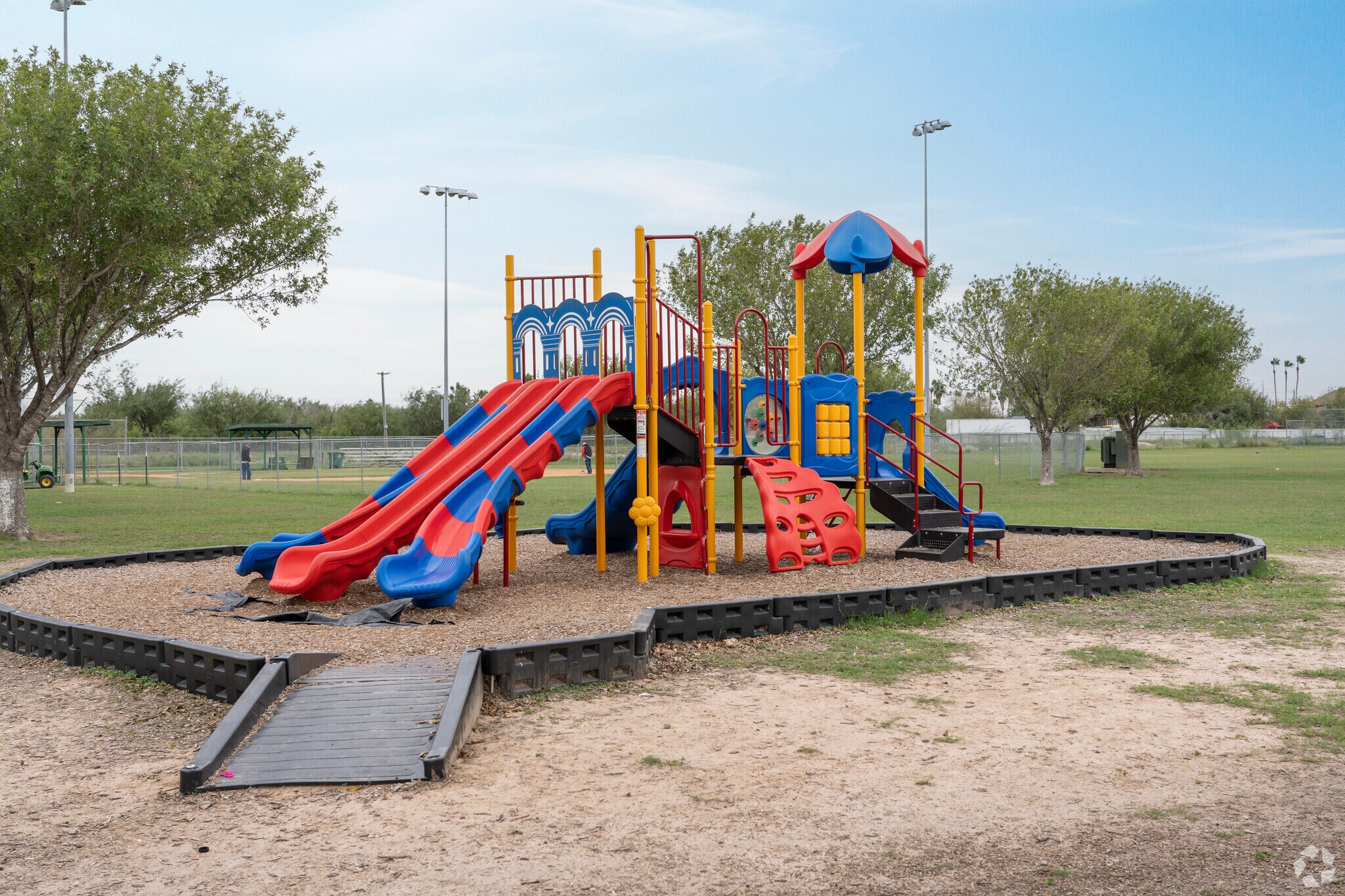Palmview Municipal Park offers multiple walking trails and playgrounds.