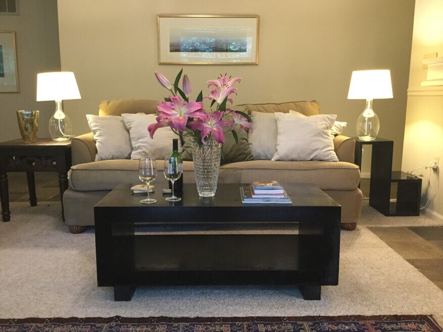 LIVING room
