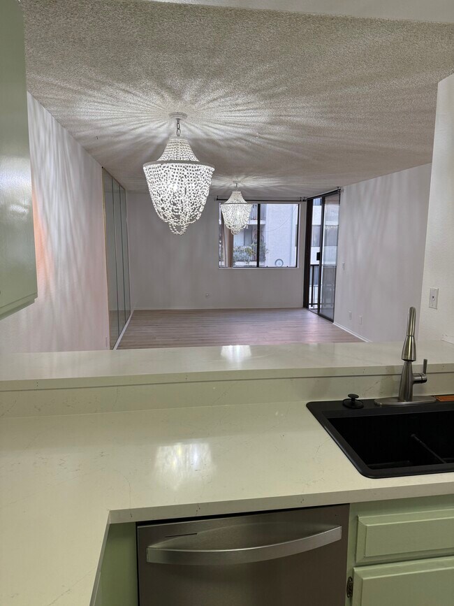 1140 E Ocean Blvd unit 225, Long Beach, CA 90802 - photo 4