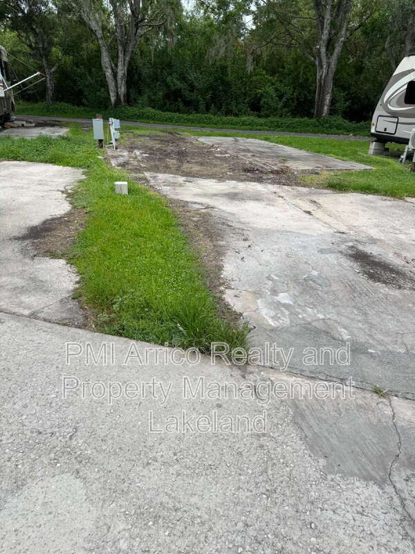 3467 Three Par Dr, Lakeland, FL 33801