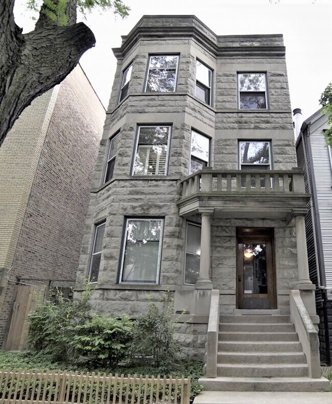 1129 W Oakdale Ave unit 1, Chicago, IL 60657 - photo 2