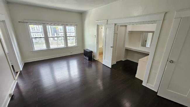 1026 Ingraham St unit 305, Los Angeles, CA 90017 - photo 3