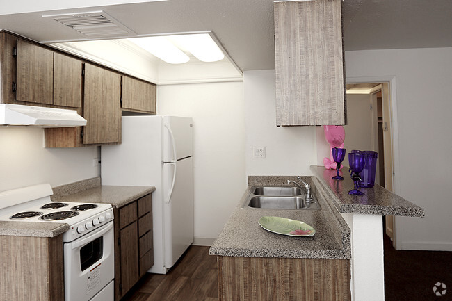 Studio, 1BA - 435 SF