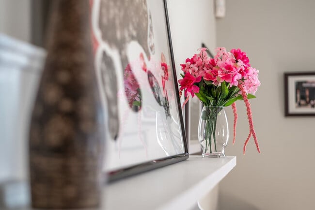 500 W Rosemary St unit ID1300722P, Chapel Hill, NC 27516 - photo 2