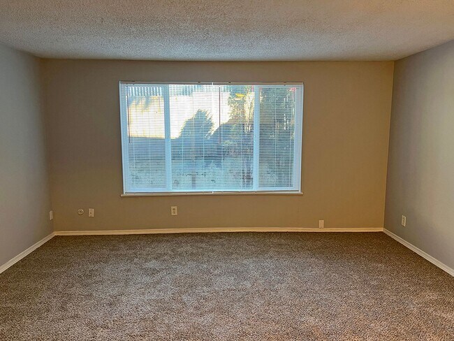 MADISON APTS, Portland, OR 97219 - photo 4