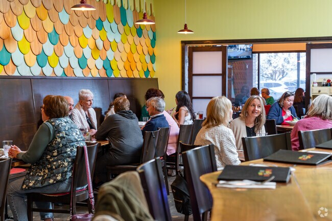 Noosh Nosh is the place to go for a fun meal with your friends and family in Windy Hills.