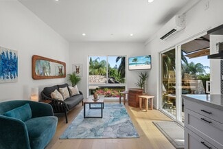 2258 Helios Dr, Los Angeles, CA 90068
