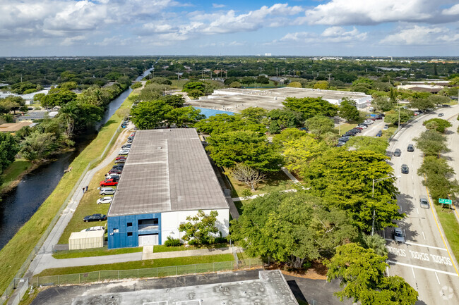 Bird's eye view of the campus at Plantation Middle School, in Plantation FL.