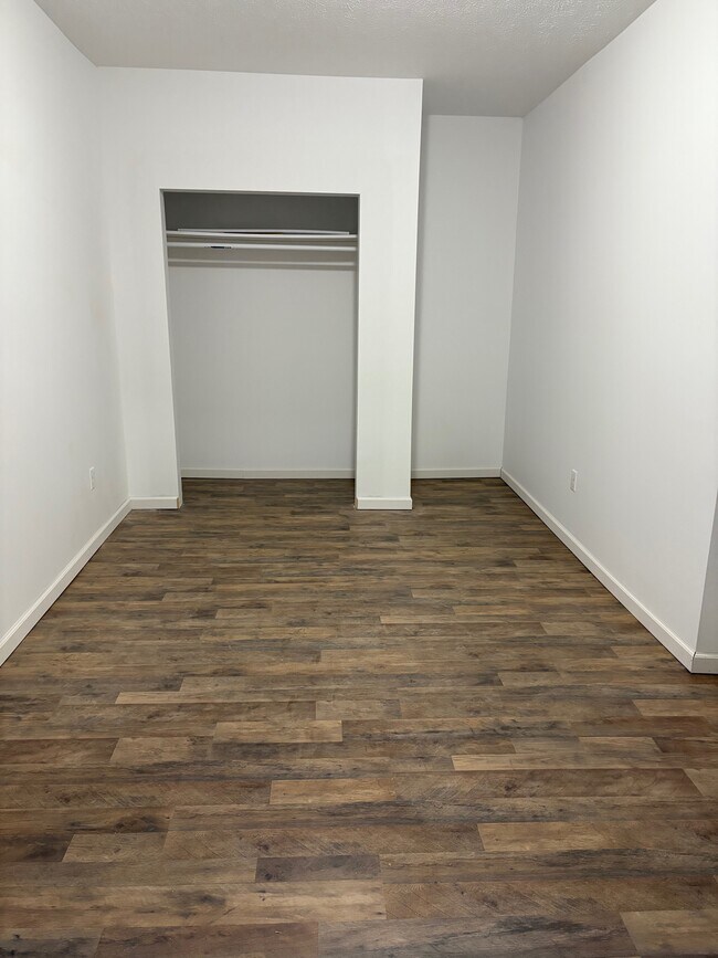 618 Dennis St unit 1, Adrian, MI 49221 - photo 6