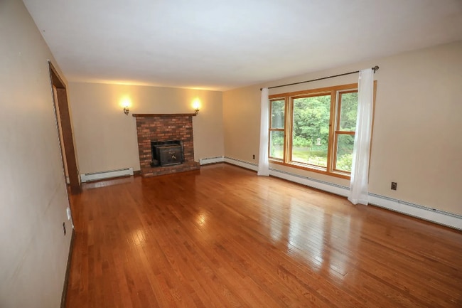 63 Mill Rd unit House, Kingston, NH 03848 - photo 2