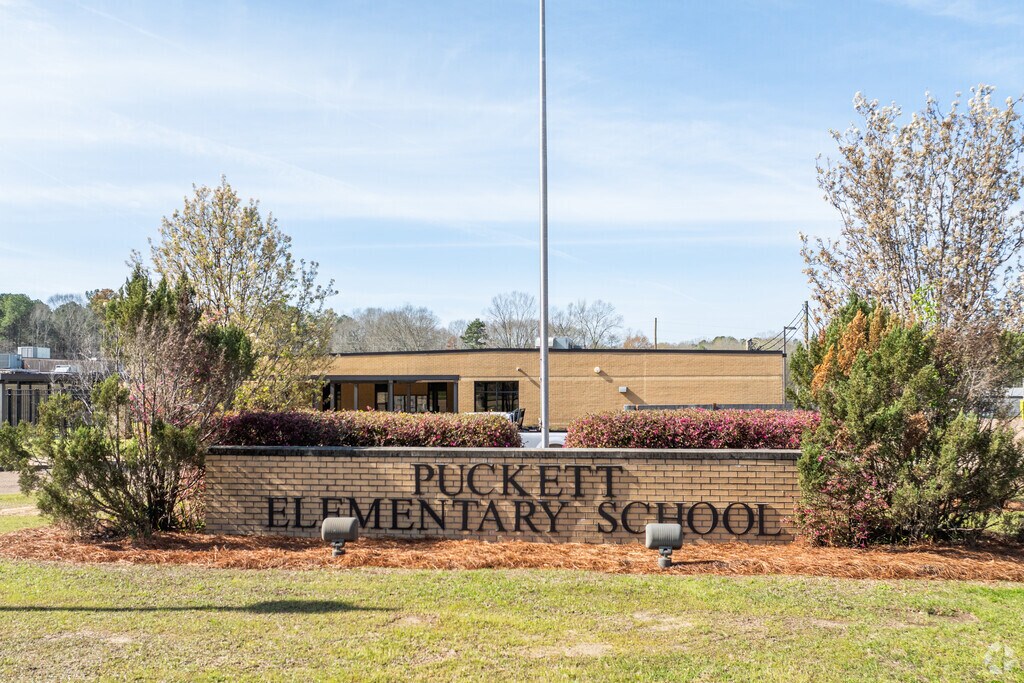 Puckett Elementary School is a public school in Puckett.