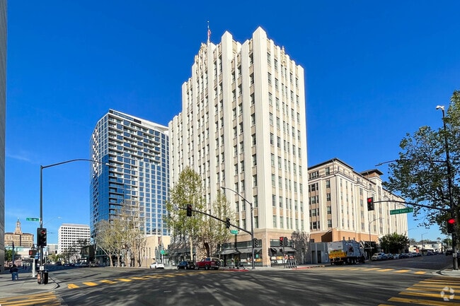 Santa Clara Street is one of the busy street in Downtown San Jose Sun neighborhood.