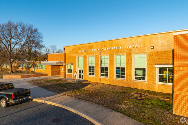 The student-teacher ratio at Jennie E. Smith Elementary School is 15 to 1.