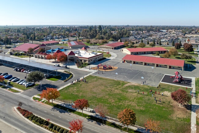 The entry to Goldenrod Elementary School in Kerman.