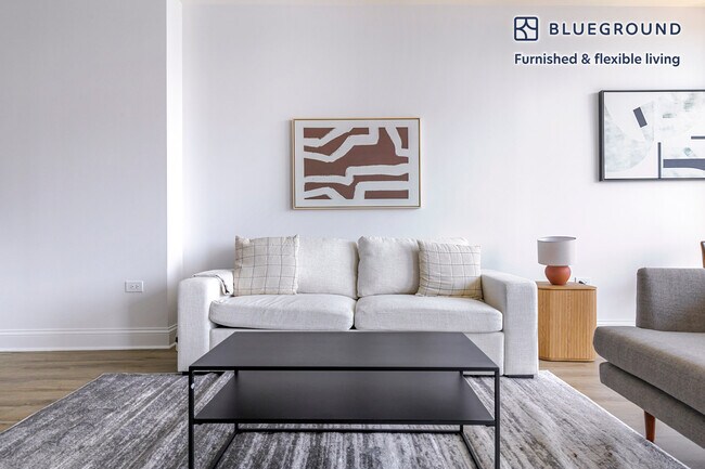 2 W Delaware Place unit FL31-ID1284, Chicago, IL 60610 - photo 2