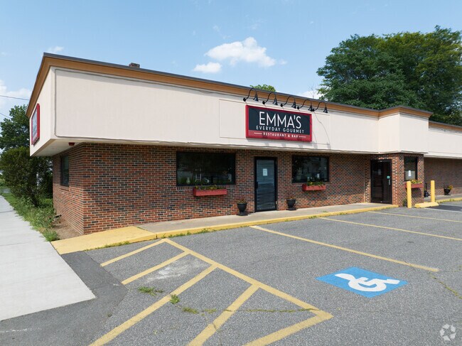 Emma's is a hugely popular local favorite for food in Westfield.
