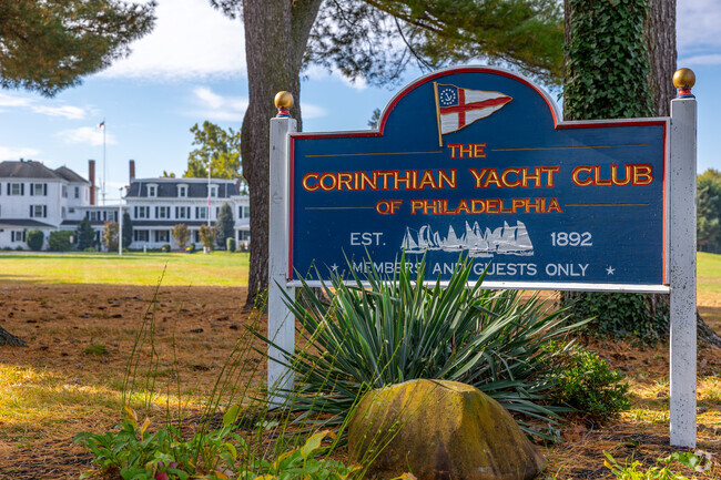 Join the Corinthian Yacht Club of Philadelphia for private events along the Delaware.