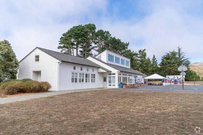 Bodega Bay Elementary School is located in the center of Bodega Bay CA.