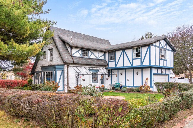 There are many historic timber and plaster homes in the Vassar Park neighborhood.