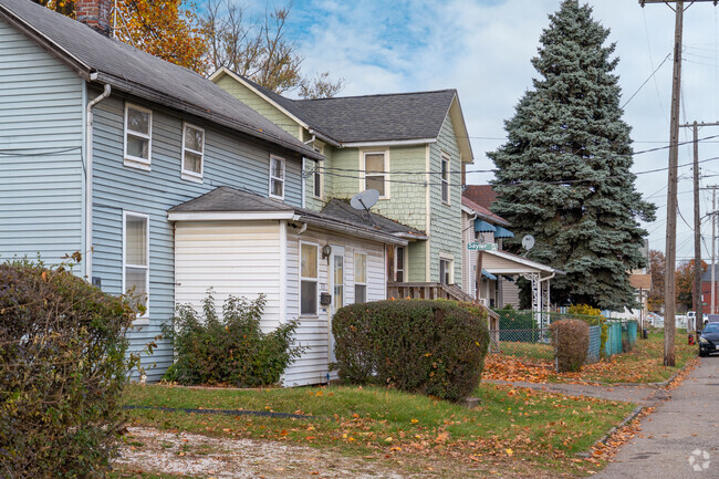 Homes in Old Southwest Canton's housing market range in price from around $60,000 to $150,000.