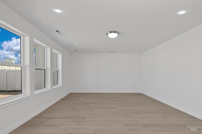 19317 Snowyside Way, Caldwell, ID 83605 - photo 3