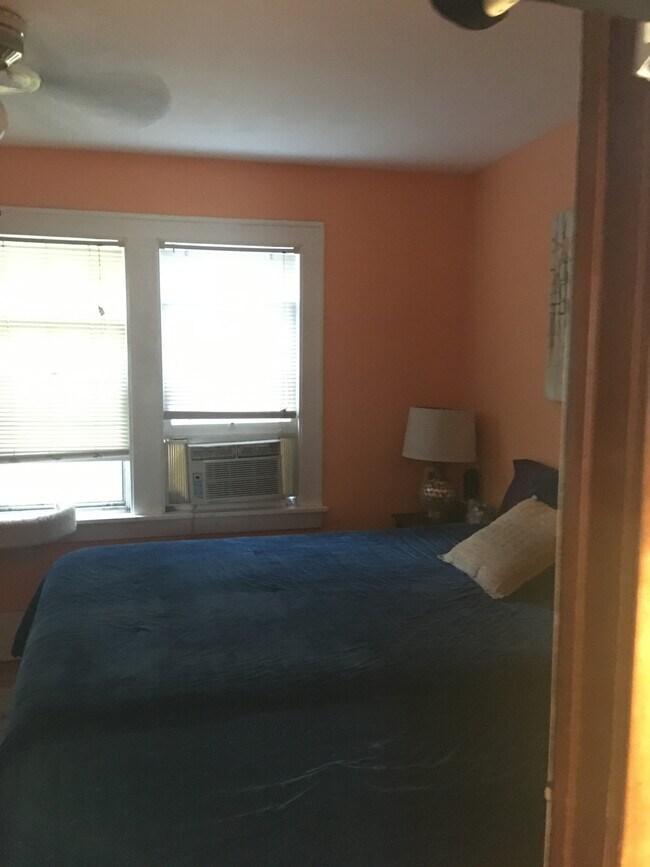 1307 22nd Ave NE unit 2, Minneapolis, MN 55418 - photo 5