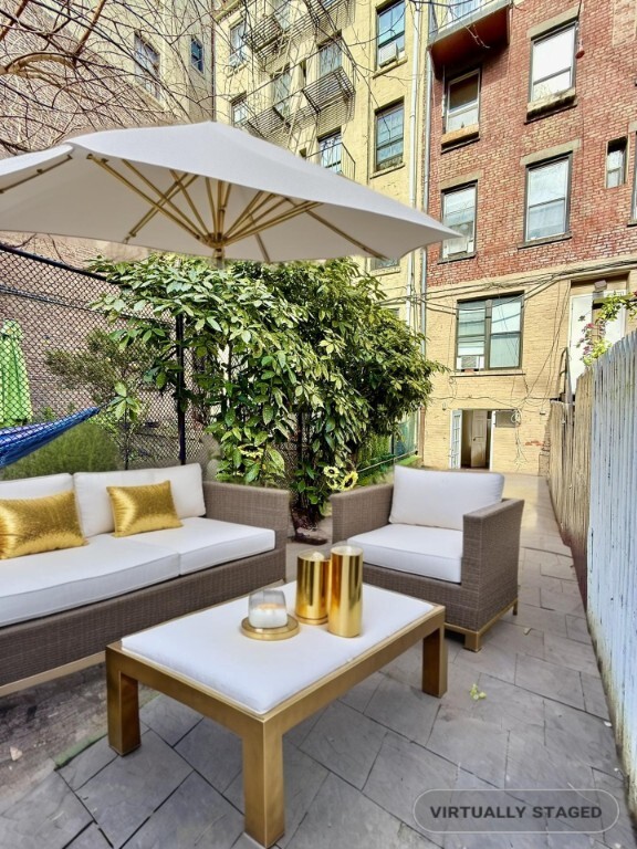 118 E 7th St Unit 1W, New York, NY 10009