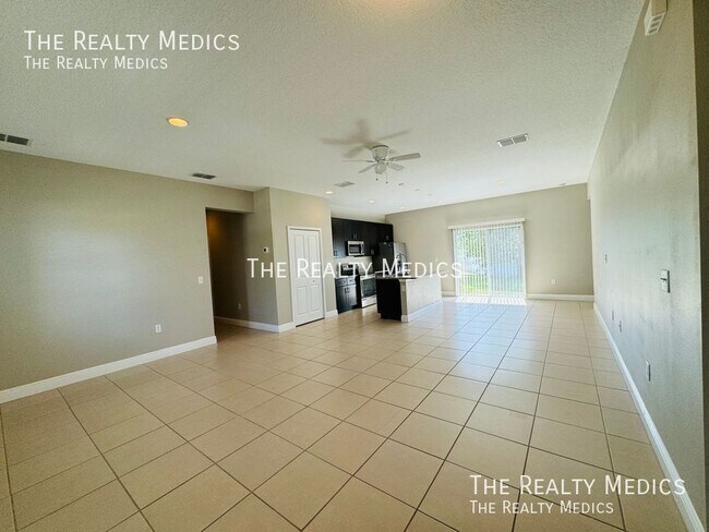 1417 Swan Ct, Kissimmee, FL 34759 - photo 3