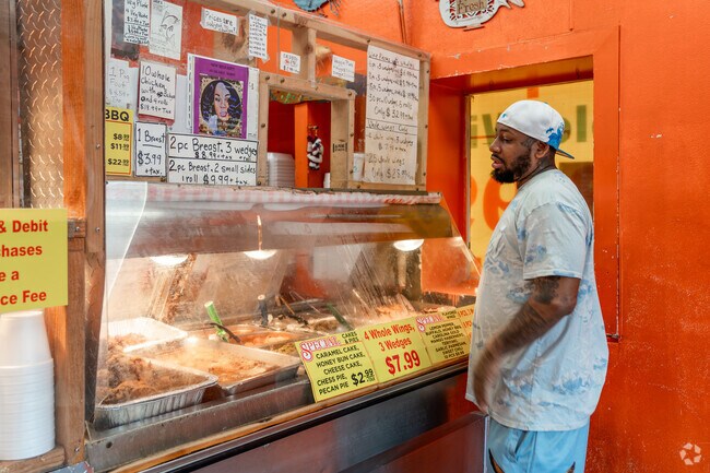 Dixie Chicken serves delicious fried chicken and fish sandwiches to Cloverleaf residents.