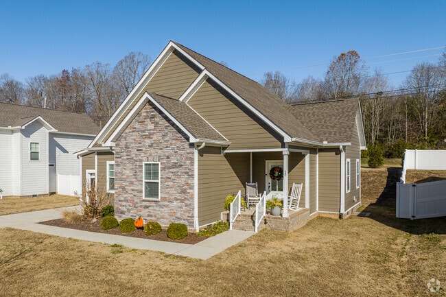 White Bluff has many homes that are recently constructed.