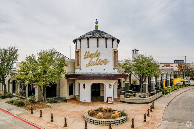 Uncle Julio's restaurant in Allen is open for business 7 days a week.