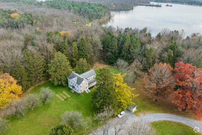 A glimpse into the cozy charm and breathtaking views that define Ontelaunee Lakehouse living.