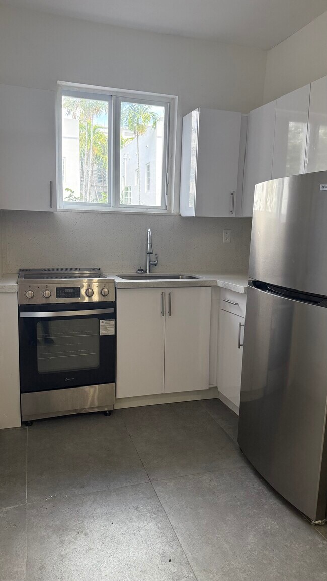 900 Pennsylvania Ave, Miami Beach, FL 33139