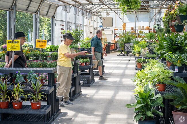 Find home and garden essentials at Holdridge Home and Garden in Ledyard, CT.
