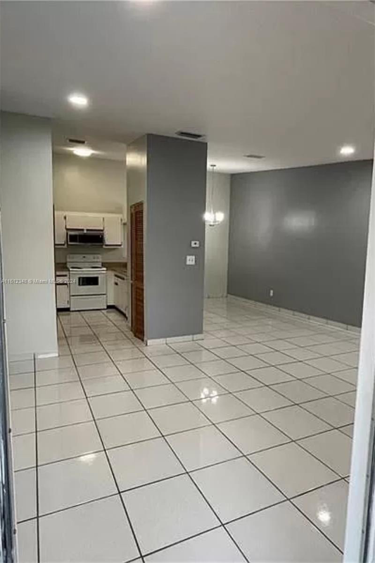 18246 Mediterranean Blvd, Hialeah, FL 33015
