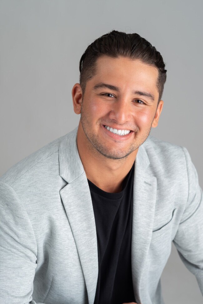 Agent Photo