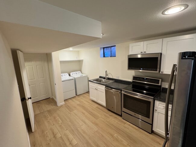 6085 W Arkansas Ave, Lakewood, CO 80232 - photo 6