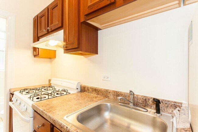 2615 N Kimball Ave unit 311, Chicago, IL 60647 - photo 6