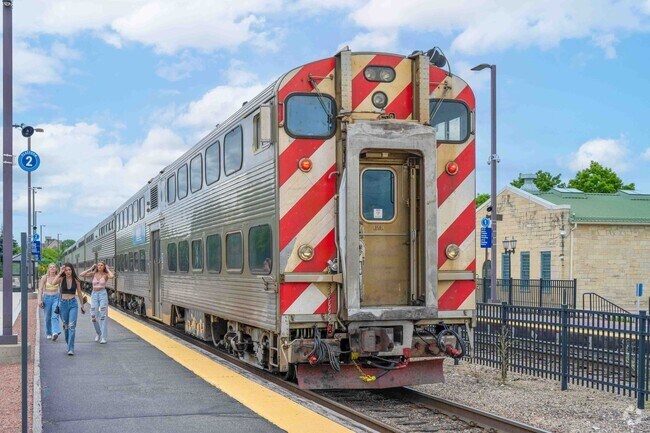 Many people in Eola Yards use the Aurora Metra train to travel to downtown Chicago.