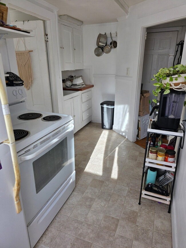 37 Court St unit 2, Plymouth, MA 02360 - photo 6