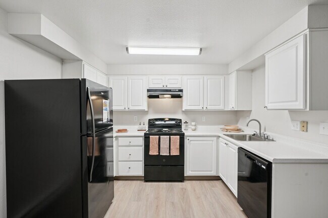 Arnada Pointe, Vancouver, WA 98663 - photo 2